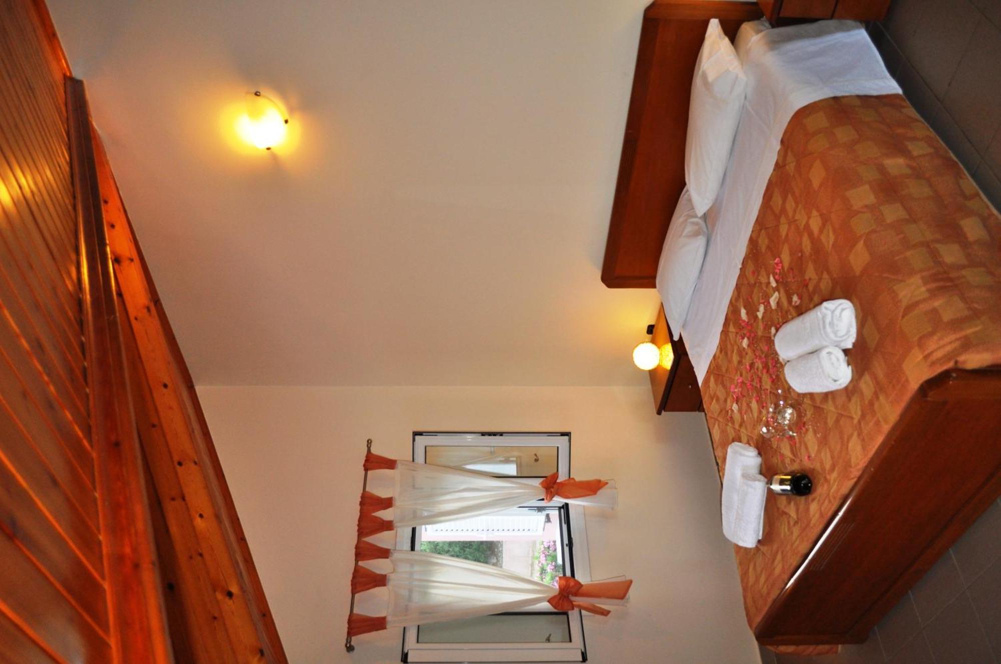 Mari-Christi Apartments Poros  Pokoj fotografie
